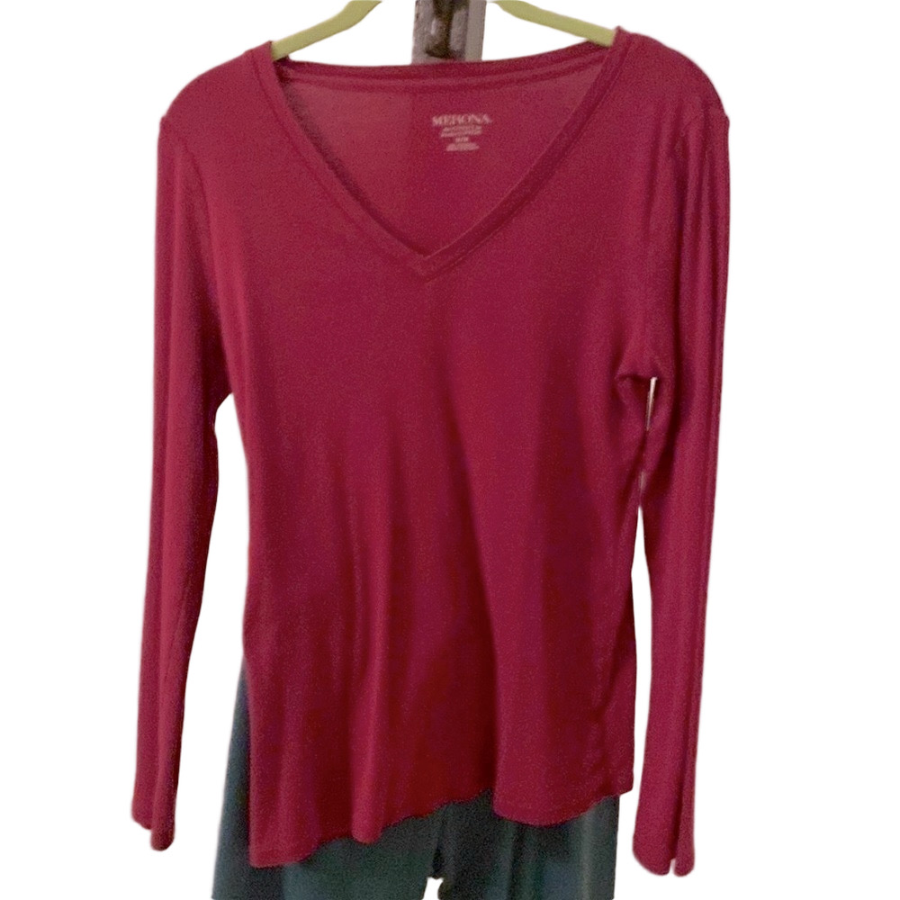 Raspberry Pink V Neck Size Medium Basic Top Fits Medium